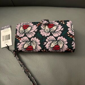 Vera Bradley lotus sea moss phone wristlet NWT